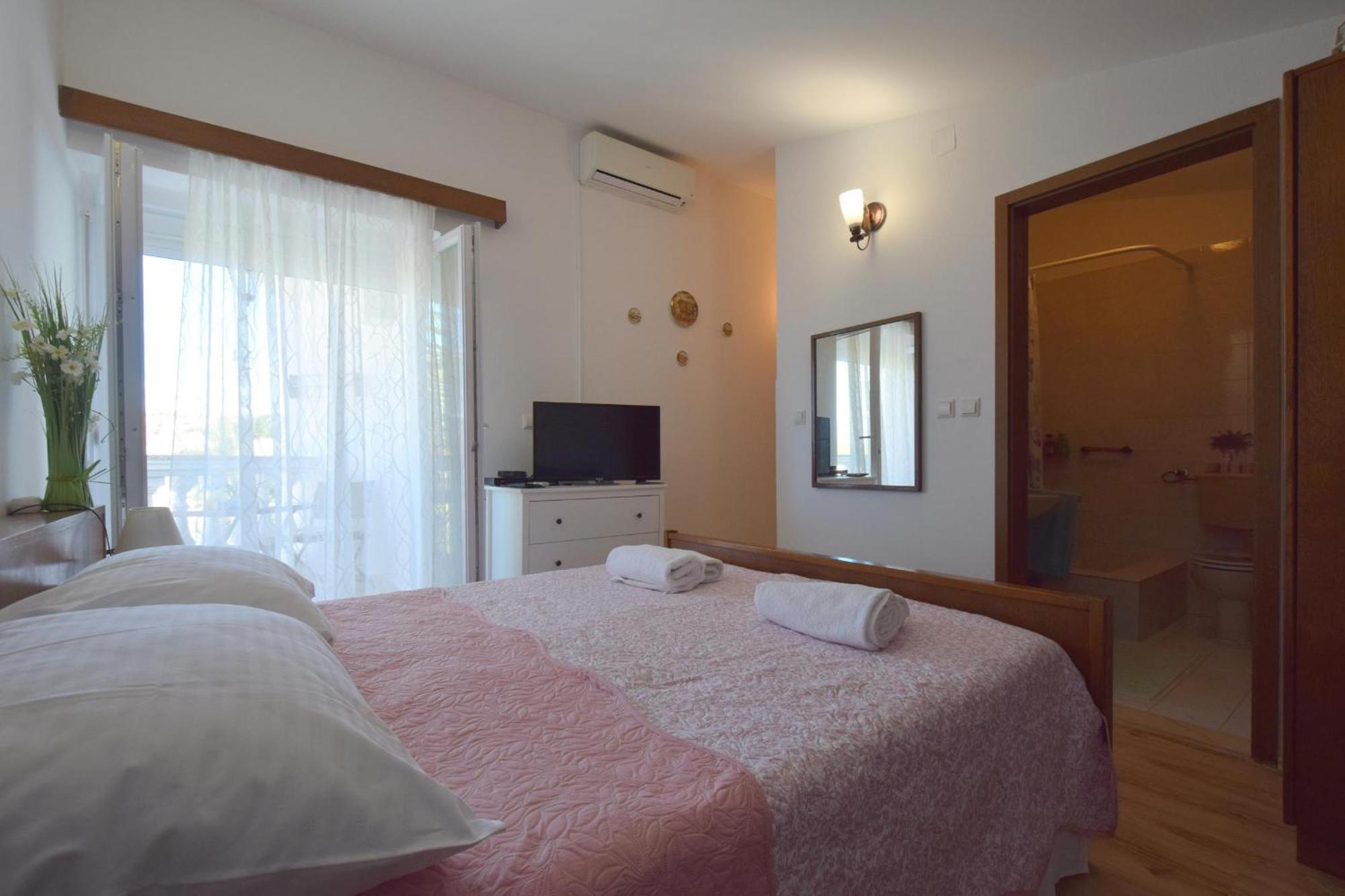 Apartments Pavic Malinska Exterior photo