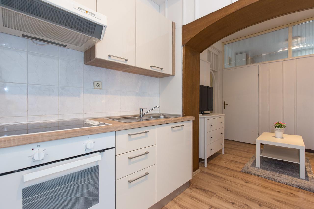 Apartments Pavic Malinska Exterior photo